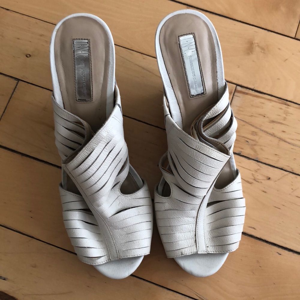 SOLD - Picture 3 of 6